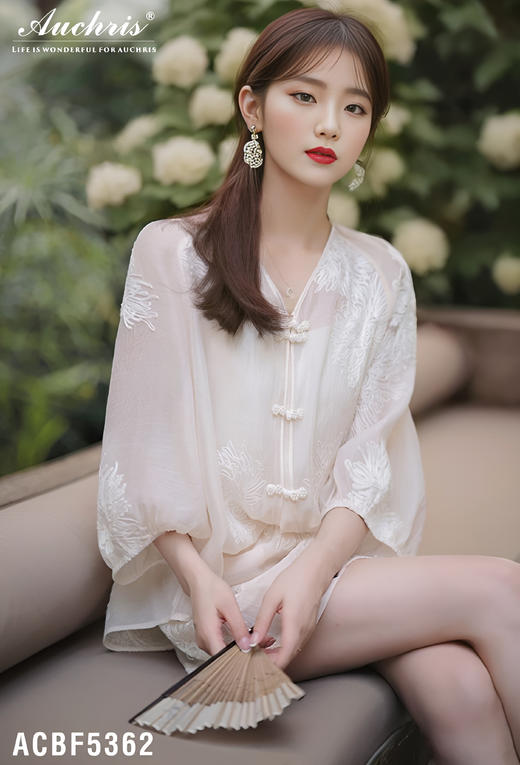 AUChris 小富婆优雅国风精致刺绣套装 商品图1