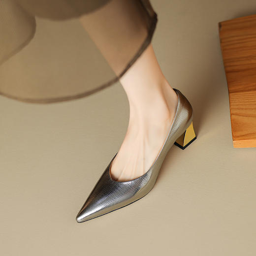 时尚新款，真皮亮面尖头高跟单鞋YT-932-5 商品图4