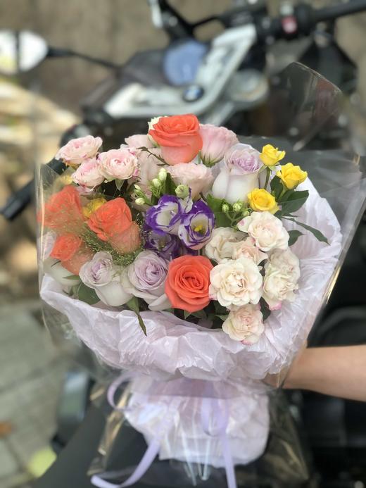 玫瑰混搭花束 商品图0