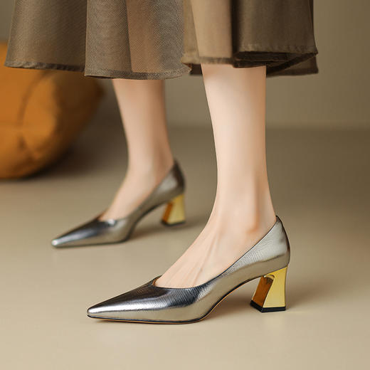 时尚新款，真皮亮面尖头高跟单鞋YT-932-5 商品图0