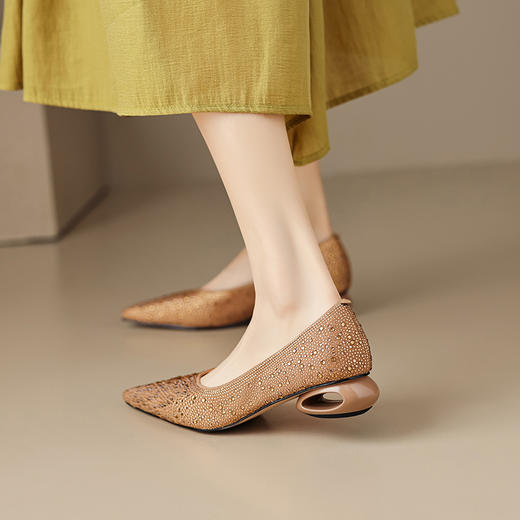 秋季新款，镶钻尖头低跟浅口单鞋QJR-A167 商品图3