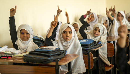 为阿富汗妇女和儿童提供一个卫生包（含肥皂、卫生巾和毛巾等17种卫生用品） 商品图9