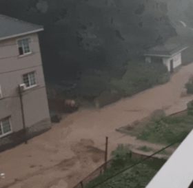 【科普】 户外山地滑坡、泥石流、山洪如何自救？