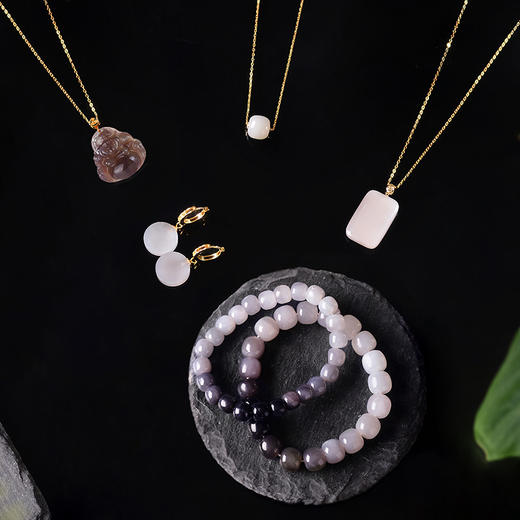 精选温润老熟的和田玉冰底烟紫玉料首饰系列 商品图0