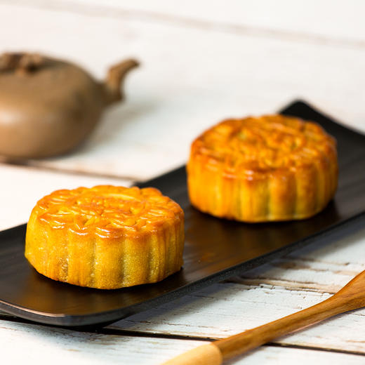 2023澳门永辉 | 蛋黄莲蓉 月饼礼盒 500g4粒装 商品图3