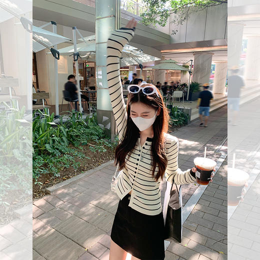 <曾小咸推荐>【草莓千层派】2色条纹长袖针织打底 商品图3