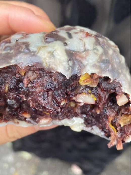 明六配送！纯手工制作【五谷玉米粘豆包】好吃不胖，软糯香甜，真正的治愈系美食！配料表干净，无任何添加剂，您可以放心吃，减脂期必备！营养健康！
一包4个，每个100g，一组两包 商品图1