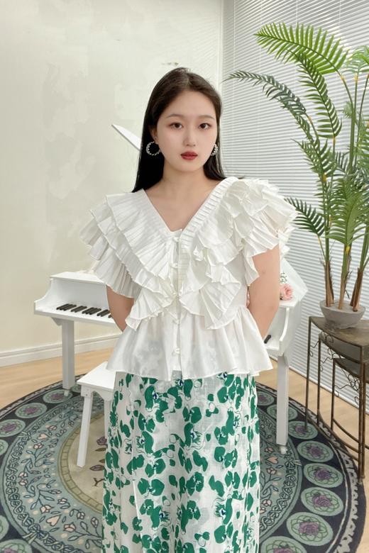 M1臣禾褶皱花瓣袖上衣K222050506 商品图1