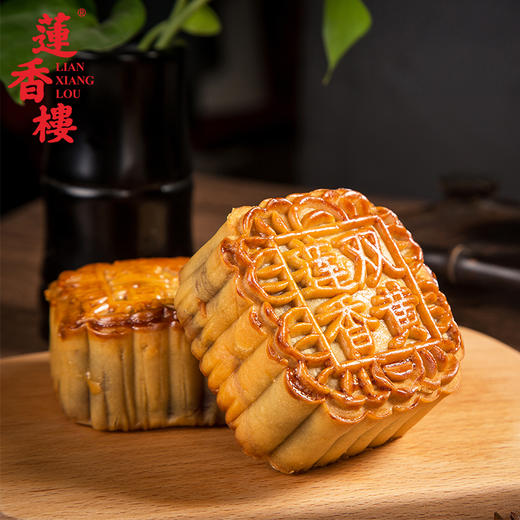 莲香楼经典款 | 双黄纯正莲蓉月饼187.5g*4粒铁盒装 商品图1