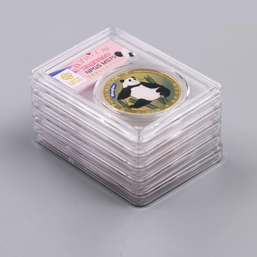 【国宝系列】《我的心上熊》大熊猫纪念章·萌兰花花丫丫单枚至尊版 商品图8