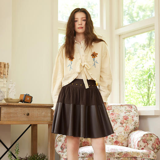 两三事浪得虚名 2023秋季新款复古拼接钉珠时尚百搭设计感半身裙 商品图4