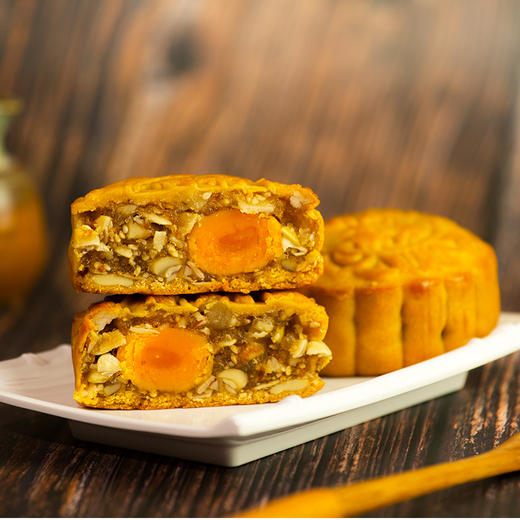 2023澳门永辉 | 金牌蛋黄五仁月饼礼盒 600g4粒装 商品图1