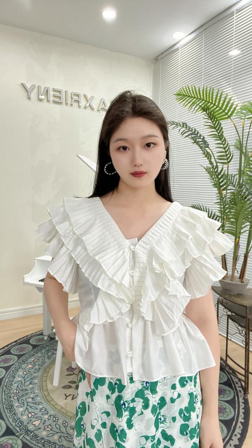 M1臣禾褶皱花瓣袖上衣K222050506 商品图3