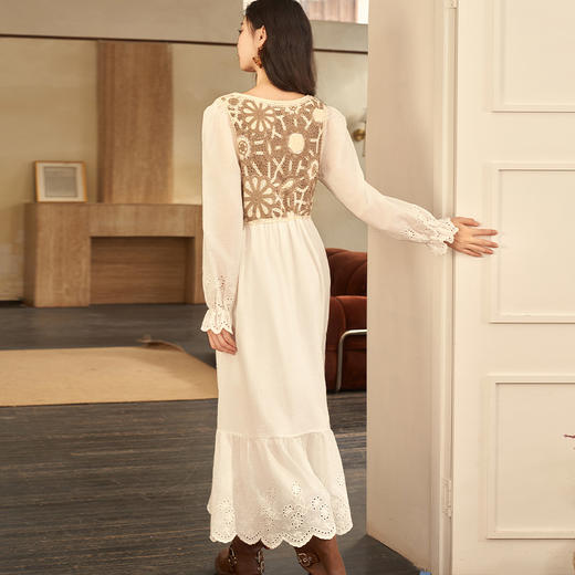 西遇V领欧美超火长裙女新款垂坠感白色长袖梭织连衣裙11838343 商品图3