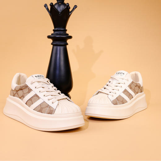 Safiya/索菲娅2023秋季新品新潮拼色贝壳头松糕透气厚底板鞋休闲鞋 SF33112444 商品图1