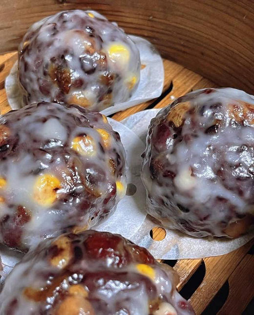 明六配送！纯手工制作【五谷玉米粘豆包】好吃不胖，软糯香甜，真正的治愈系美食！配料表干净，无任何添加剂，您可以放心吃，减脂期必备！营养健康！
一包4个，每个100g，一组两包 商品图2