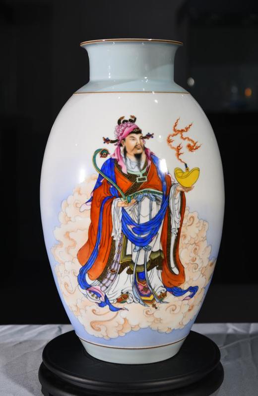 粉彩福生来财赏瓶 商品图0