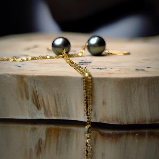 18k镶嵌塔希提海水黑珍珠耳环 商品图5