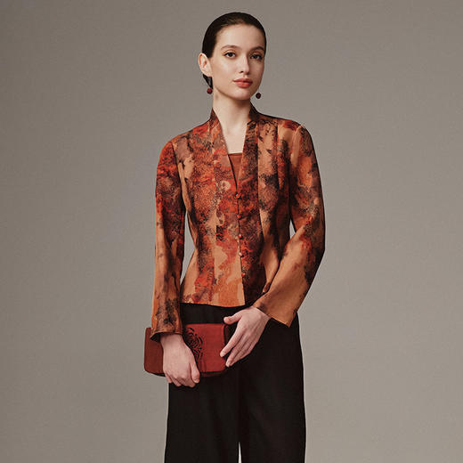 TANGY Collection天意高端2023秋季新品商场同款染秋系列女士桑蚕丝上衣 商品图1