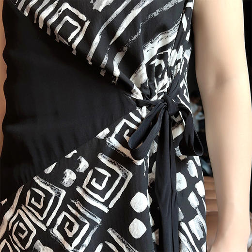 圣三利女装 新款印第安花纹图案中长拼接抽绳连衣裙SL2027160 商品图3