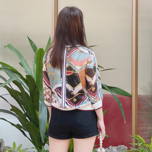 SAINT L’UCK/圣媛女装圆领印花雪纺上衣，雪纺衫SA220K23 商品图3