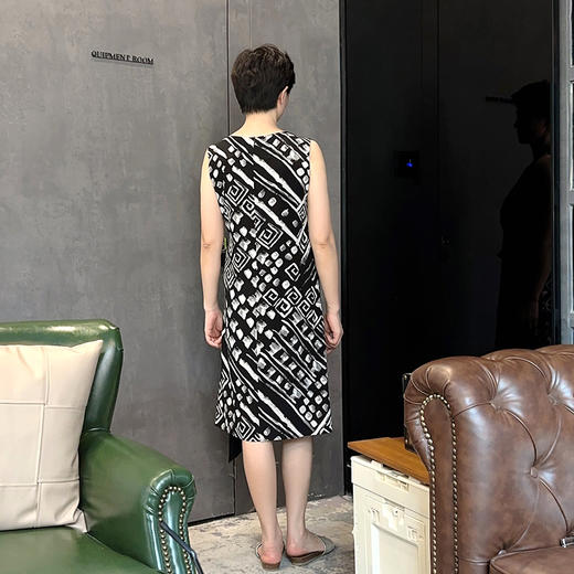 圣三利女装 新款印第安花纹图案中长拼接抽绳连衣裙SL2027160 商品图2