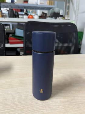宝保温杯