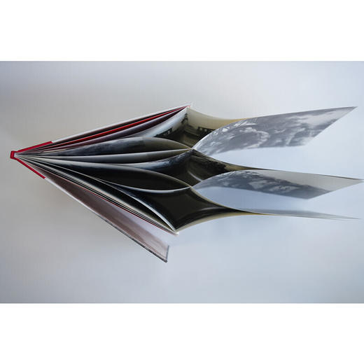 九神鹿绘本馆--铁人王进喜 荣获2021年冰心儿童图书奖。给孩子的人物传记绘本，震撼展现大庆精神、铁人精神，讲述老一辈的奋斗与梦想。美好是创造出来的。 商品图3