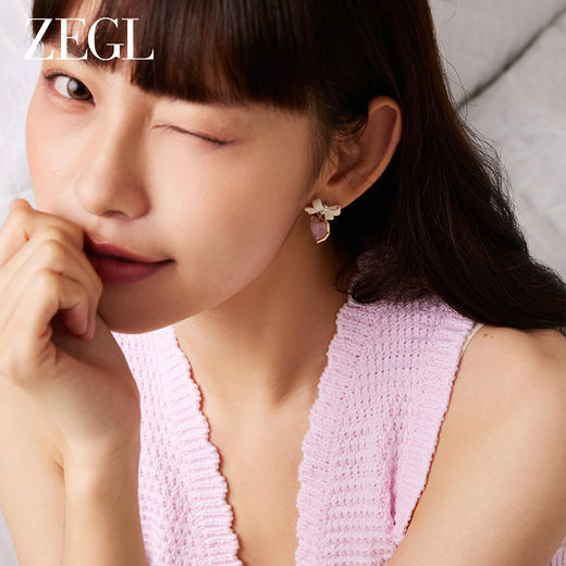ZEGL粉色蝴蝶结爱心耳环女小众设计感高级耳钉2023年新款爆款耳饰 商品图3