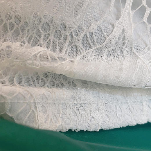 圣三利女装   新款时尚钉珠拼接蕾丝背心上衣SL2013101 商品图5