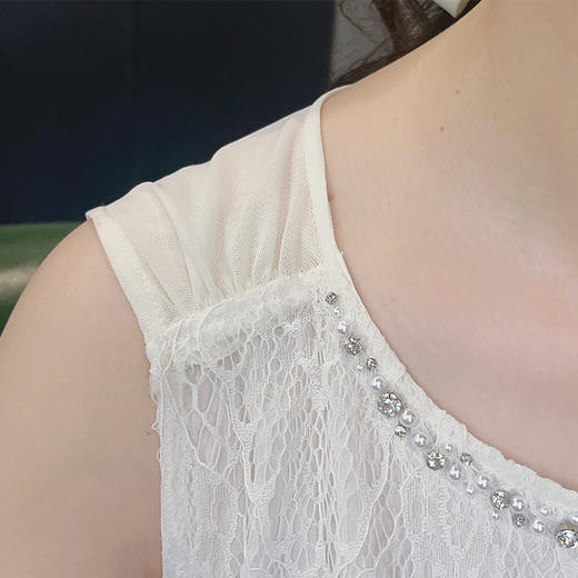 圣三利女装   新款时尚钉珠拼接蕾丝背心上衣SL2013101 商品图6