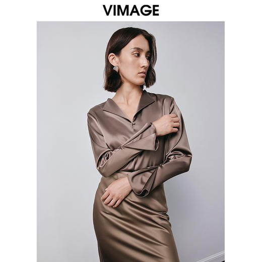 VIMAGE纬漫纪秋季新款优雅显瘦气质纯色小上衣V2013609 商品图2