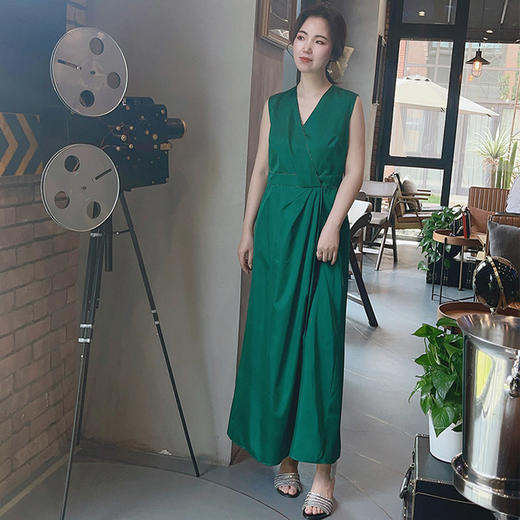 圣三利女装V领无袖纯色连衣裙SL2017146 商品图1