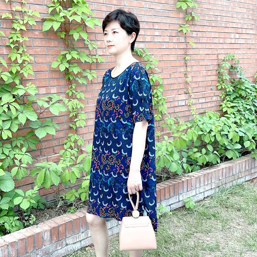 圣三利女装 新款多色艺术印花夏季中长款印花连衣裙SL1927212 商品图1