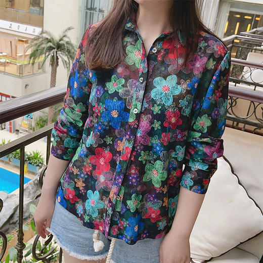 圣三利女装 五彩印花针织基础款衬衫SL2014106 商品图1