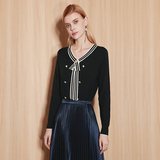 EITIE爱特爱秋季新款经典黑白撞色显瘦简约百搭通勤针织衫7101806 商品图1