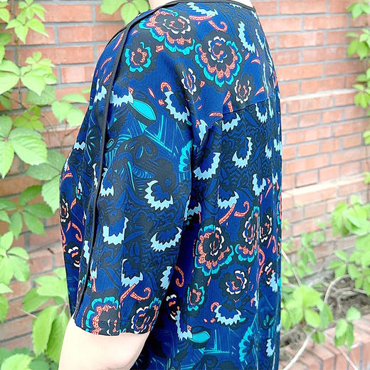 圣三利女装 新款多色艺术印花夏季中长款印花连衣裙SL1927212 商品图3