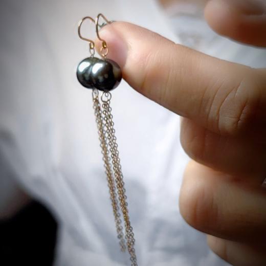 18k镶嵌塔希提海水黑珍珠耳环 商品图10