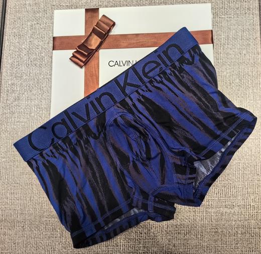 4楼CK Underwear  时尚印花男士平角短裤  货号：NB3663  吊牌价：390   现价：351 商品图1