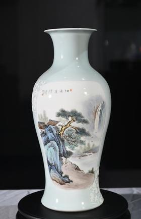 粉彩江南溪烟赏瓶