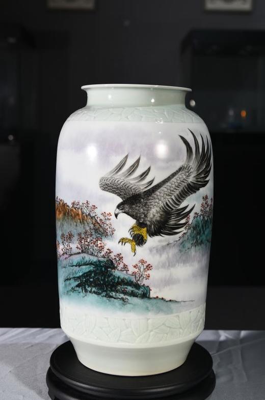 新粉结合大展宏图赏瓶 商品图0