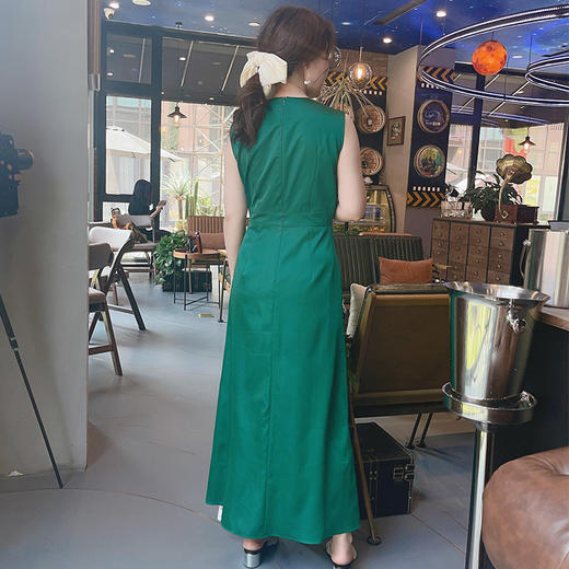 圣三利女装V领无袖纯色连衣裙SL2017146 商品图3