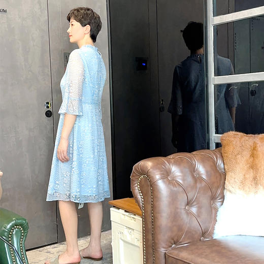 圣三利女装新夏季中长款蕾丝镂空连衣裙SL2027131 商品图1