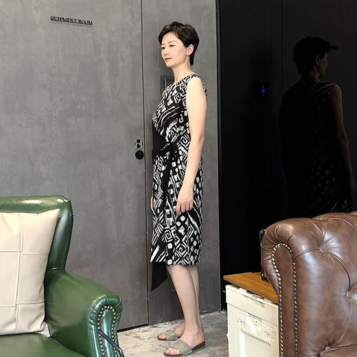 圣三利女装 新款印第安花纹图案中长拼接抽绳连衣裙SL2027160 商品图1