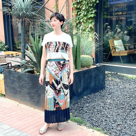 SAINT L’UCK/圣媛女装  时尚优雅多彩印花百褶半身裙SA220B23 商品图0