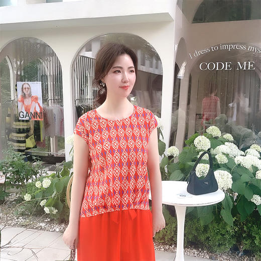 圣三利女装 新款异域波西米亚印花轻薄连袖圆领衫，上衣SL2022140 商品图1