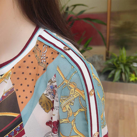 SAINT L’UCK/圣媛女装圆领印花雪纺上衣，雪纺衫SA220K23 商品图5