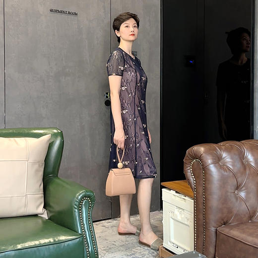 圣三利女装 新款刺绣蕾丝镂空连衣裙SL2027209 商品图1