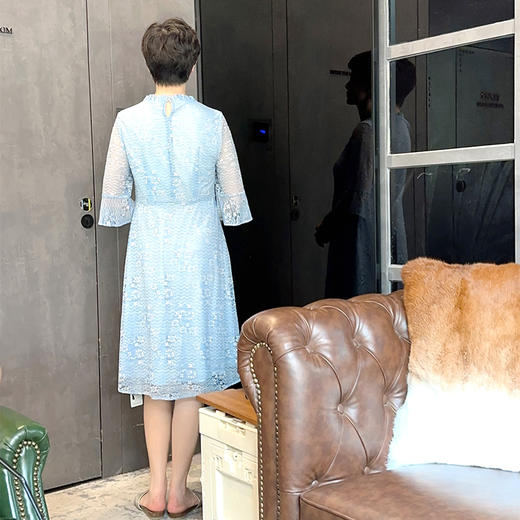 圣三利女装新夏季中长款蕾丝镂空连衣裙SL2027131 商品图2