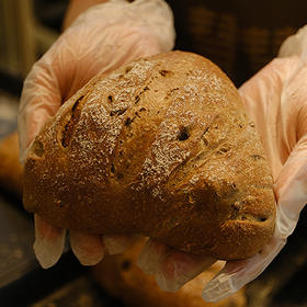 现烤面包—裸麦无花果